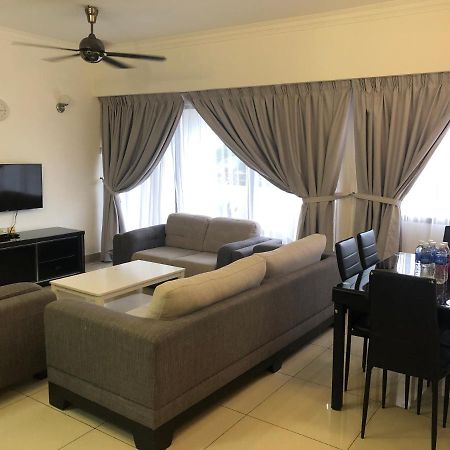 Beach Resort 7 Home Stay Sri Sayang Apartment Batu Ferringhi 3Bedroom Exterior photo