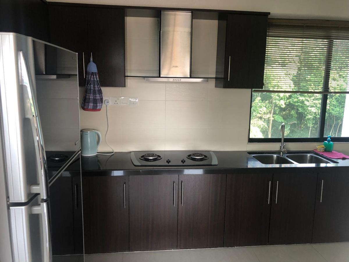 Beach Resort 7 Home Stay Sri Sayang Apartment Batu Ferringhi 3Bedroom Exterior photo