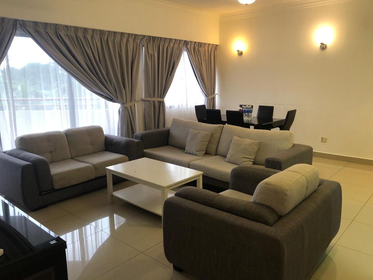 Beach Resort 7 Home Stay Sri Sayang Apartment Batu Ferringhi 3Bedroom Exterior photo