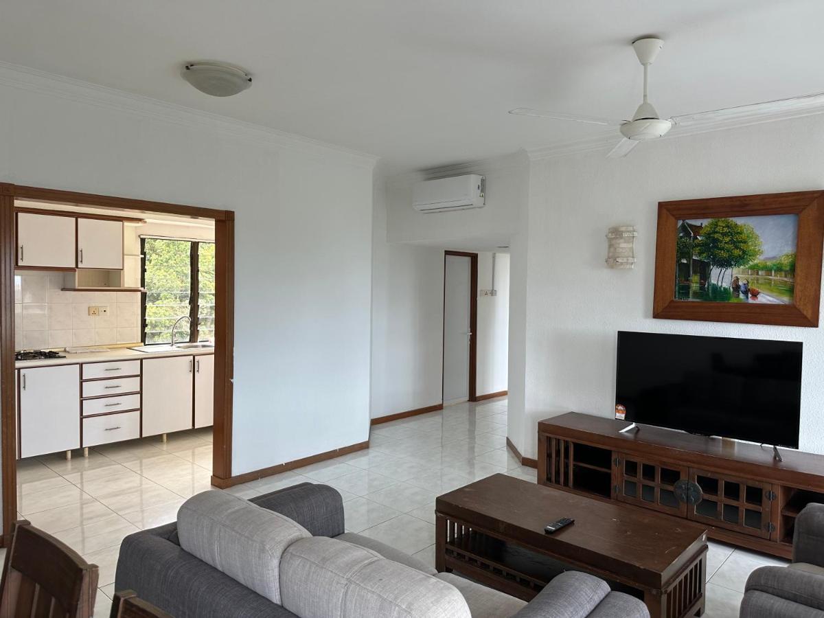 Beach Resort 7 Home Stay Sri Sayang Apartment Batu Ferringhi 3Bedroom Exterior photo