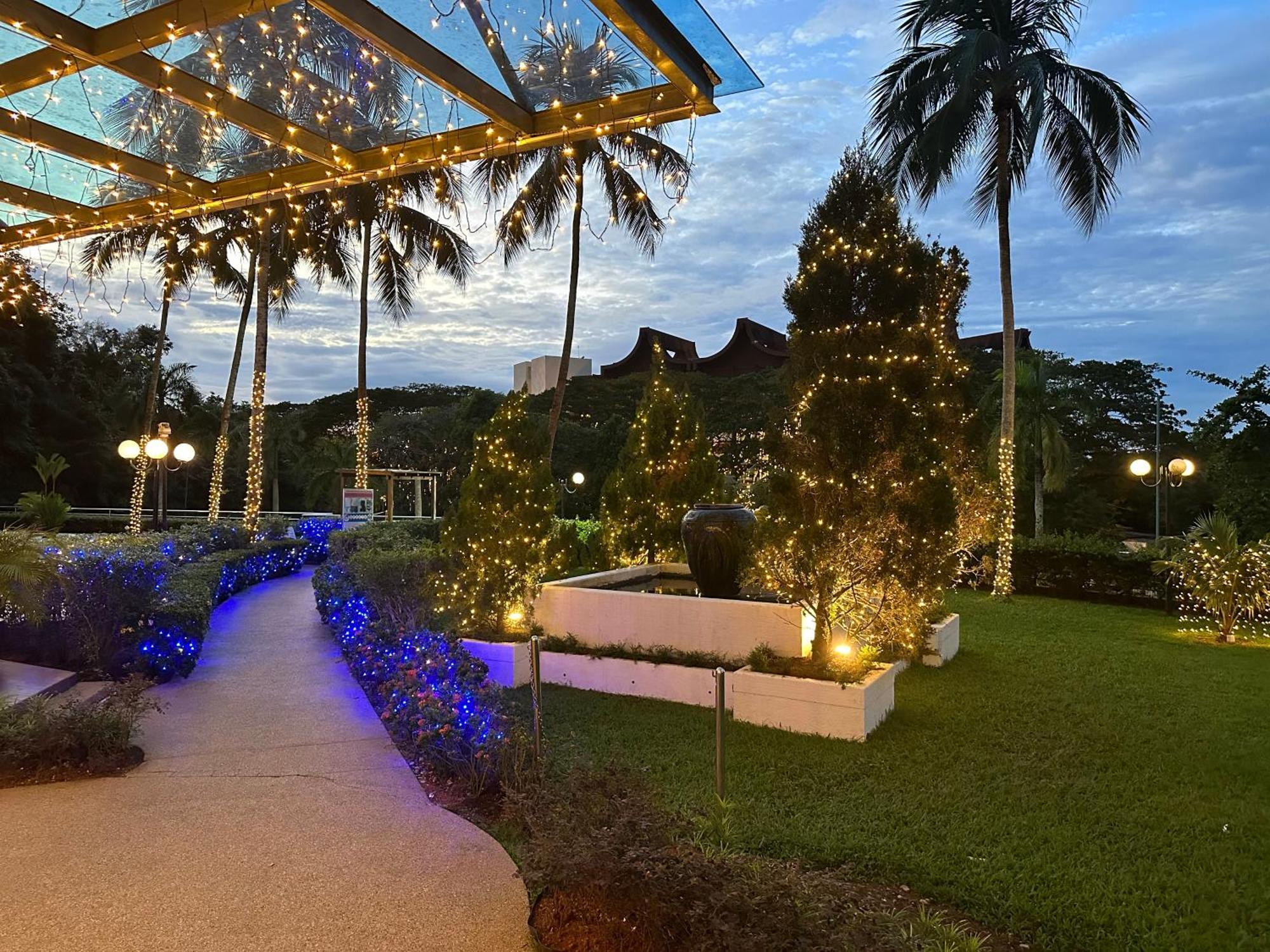 Beach Resort 7 Home Stay Sri Sayang Apartment Batu Ferringhi 3Bedroom Exterior photo